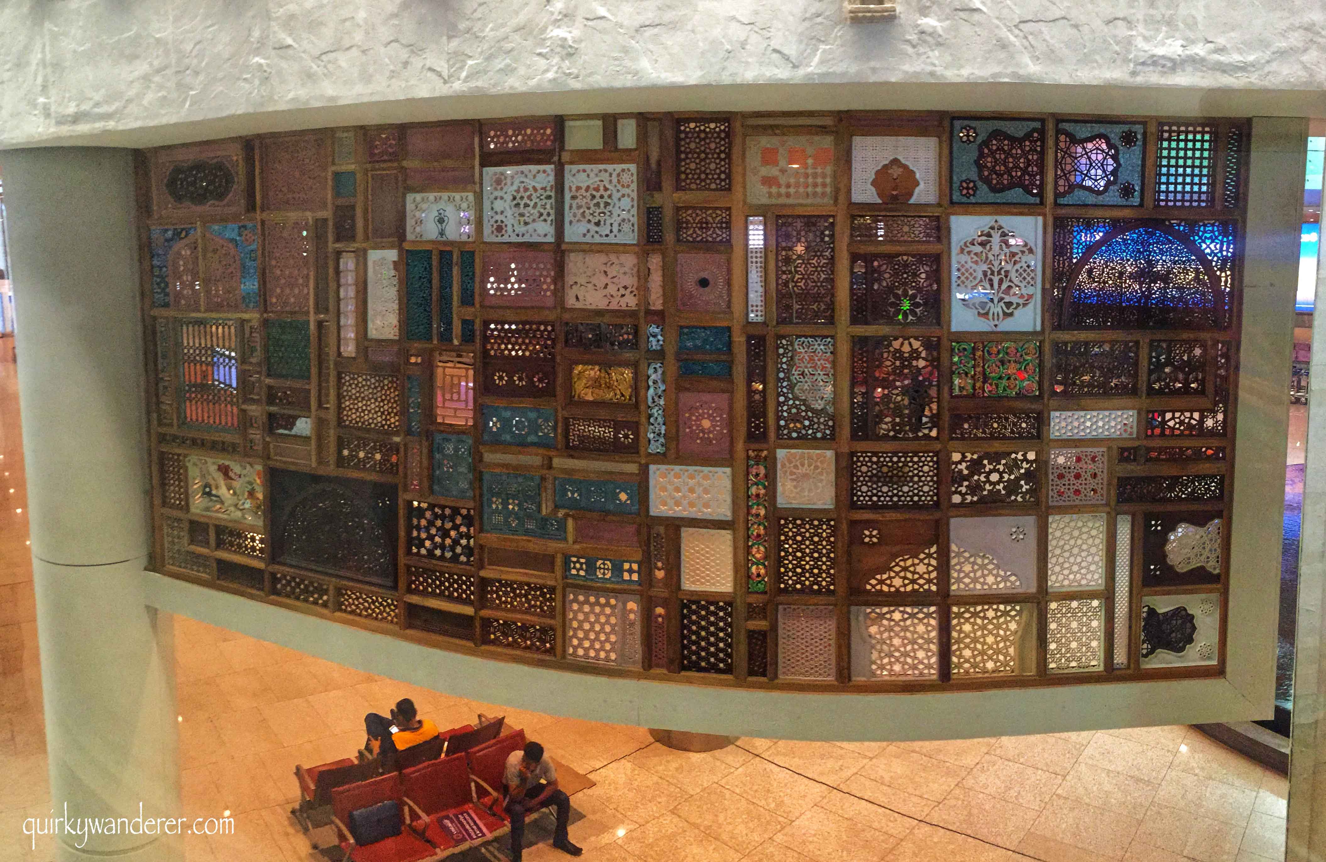 What can you do between long flights at the CSIA, terminal 2 at the Mumbai Airport. You can visit the Jaya He museum and admire the arts and crafts of India