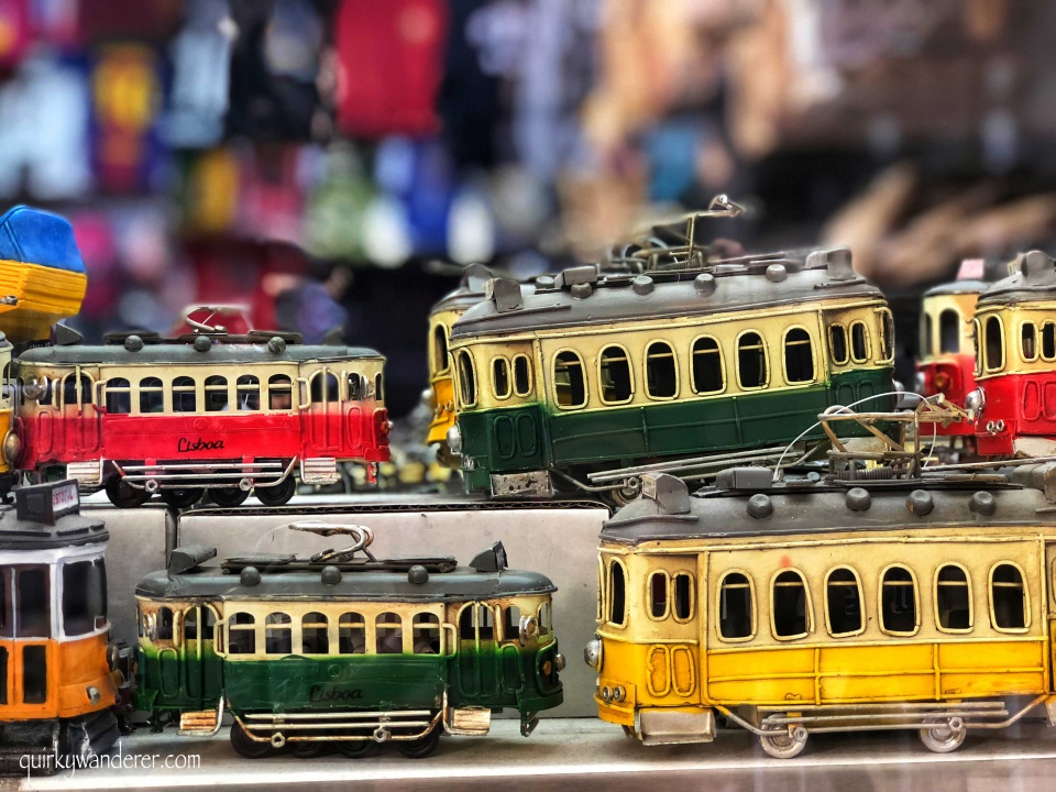 shopping in Portugal : tram toys